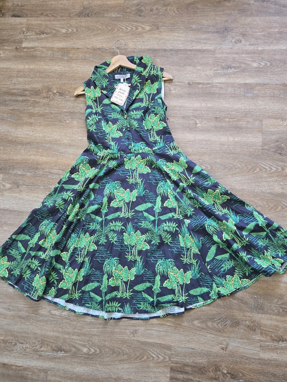 MISS LULO Retro Collared Green Floral Fit-and-Flare Sleeveless Dress